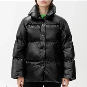 Söker arket jacka - Söker denna arket jacka i storlek xxs eller xs💕💕💕💕💕kan betala bra