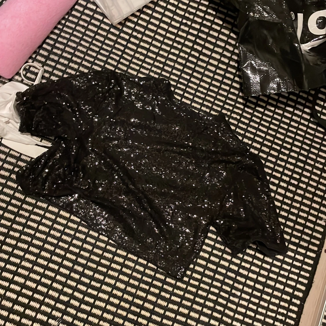 Svart paljettopp från H&M - 2