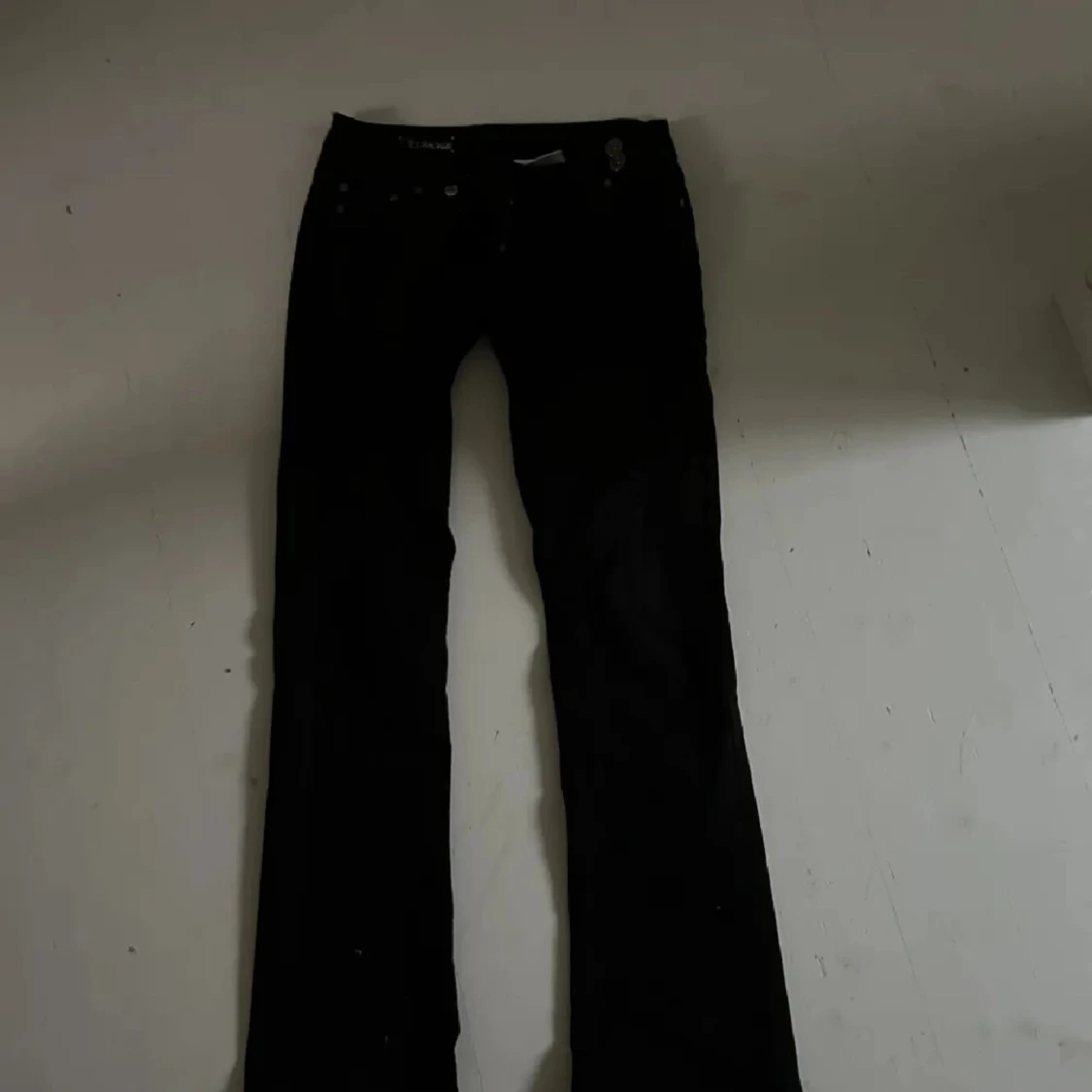 Svarta bootcut jeans med låg midja - 2