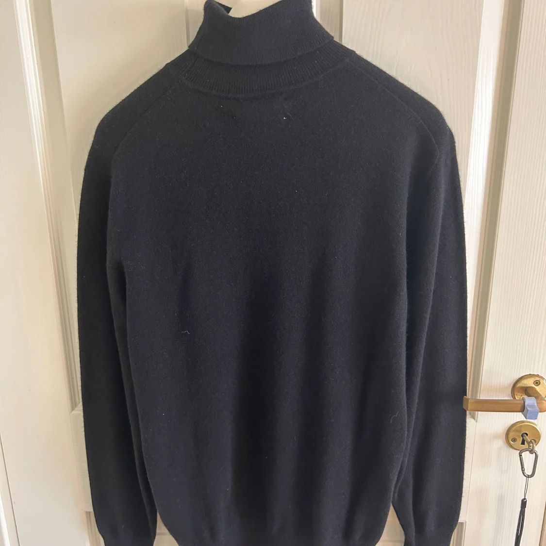 Svart turtleneck i kashmir från Zara - 1