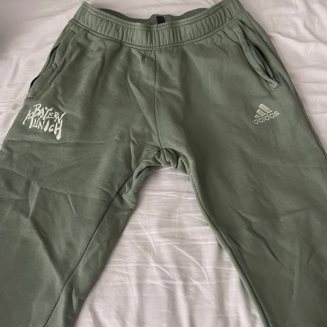 Adidas Bayern München mjukisbyxor