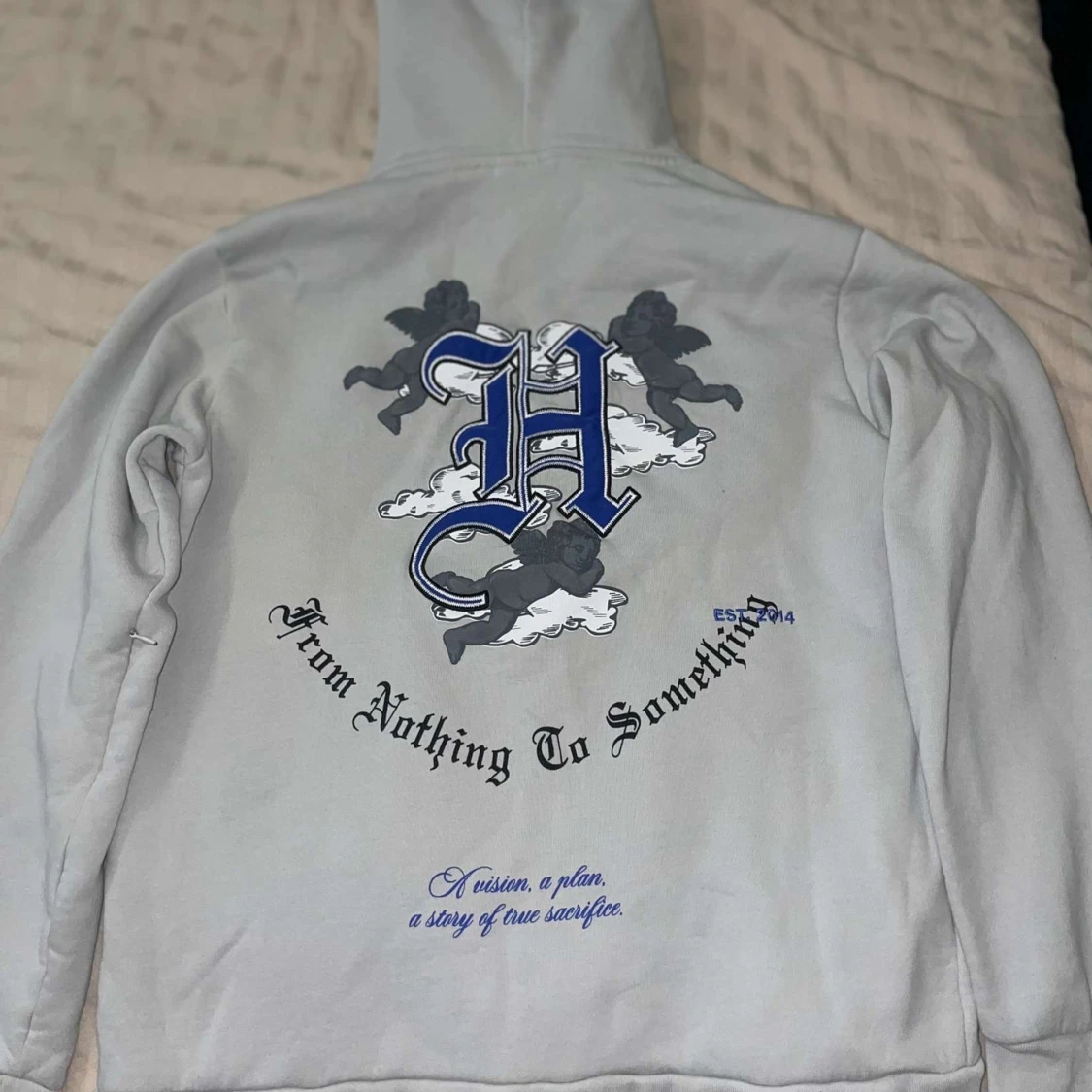 Ljusgrå HOODRICH hoodie  - 3
