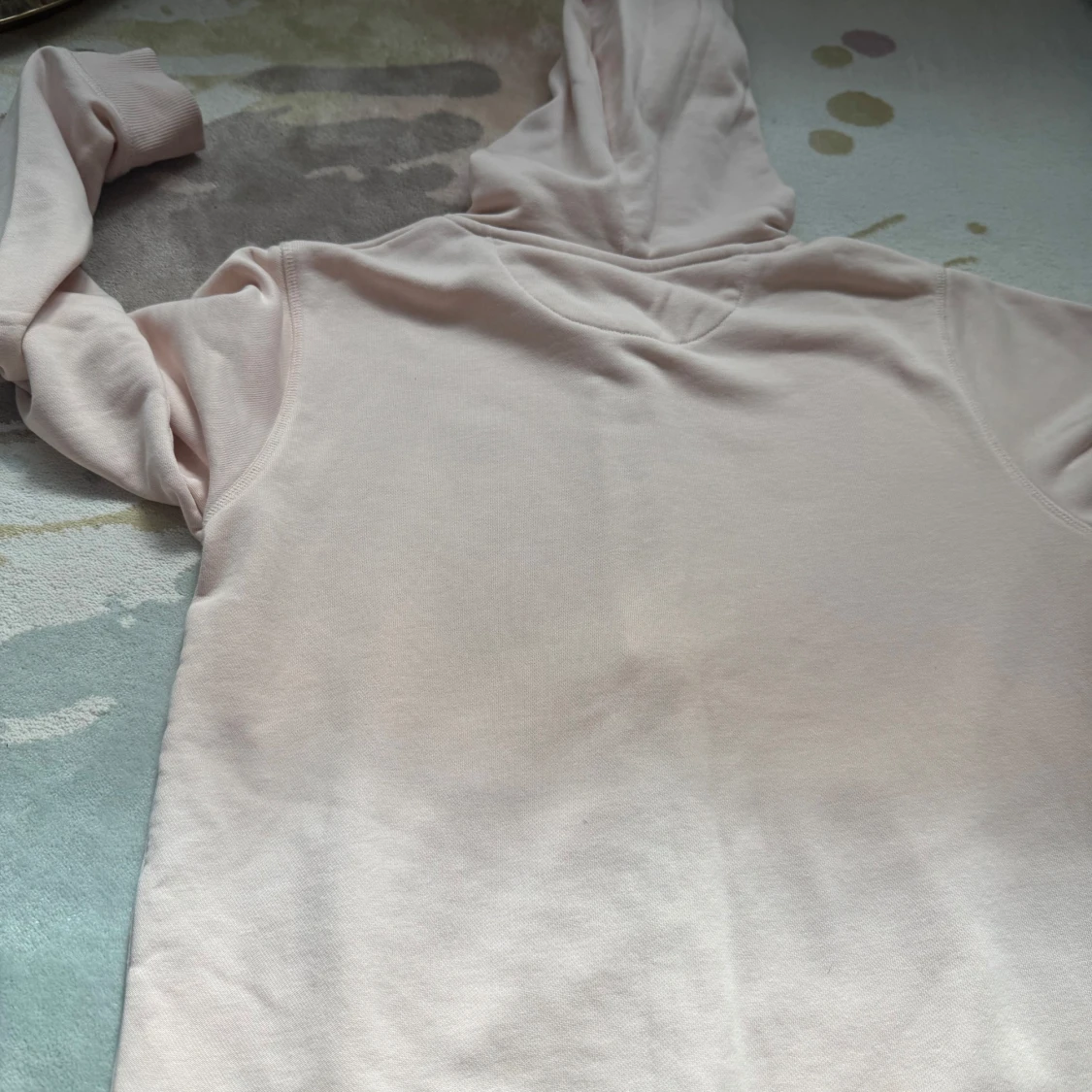 Ljusrosa hoodie från GANT med dragkedja - 1