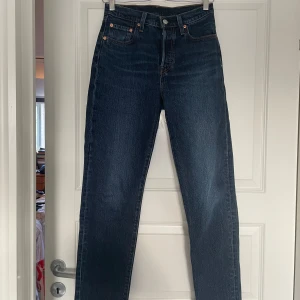 Levi’s 501 cropped W25 L30 - Helt nya Levi’s cropped W25 L30, passar runt 167 cm💞