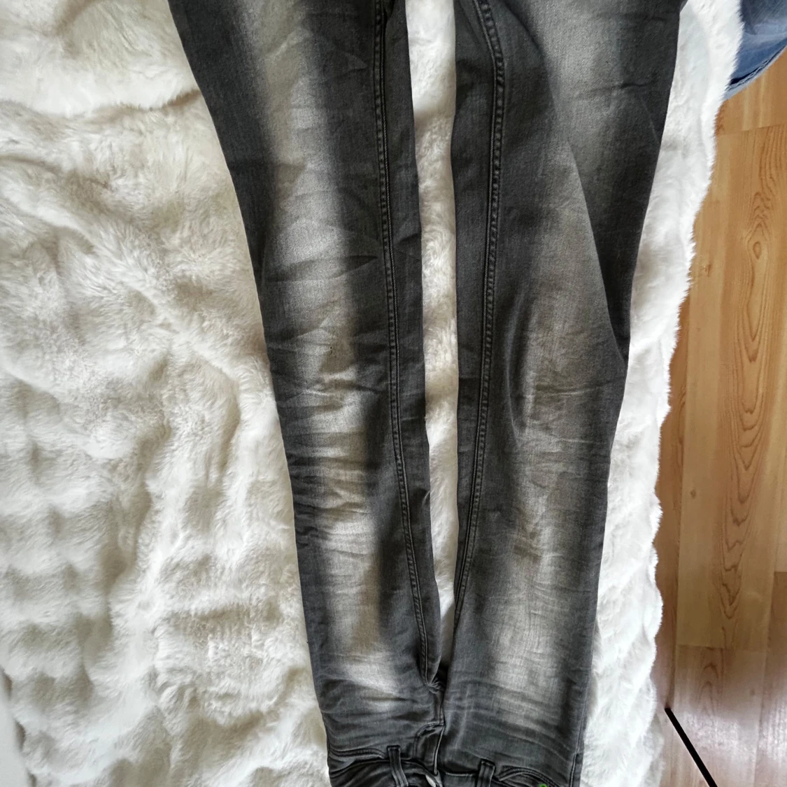 Grå jeans från Cheap Monday - 1