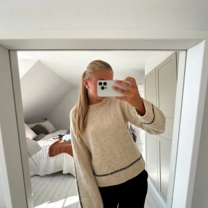 stickad tröja  - superfin stickad tröja från lindex!!!💕💕💕tröjan är i storlek 146/152 men passar också xs/s!