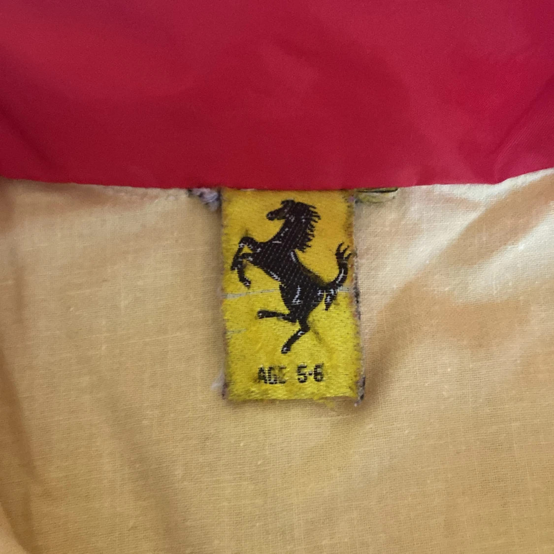 Röd Ferrari vindjacka med logga - 2