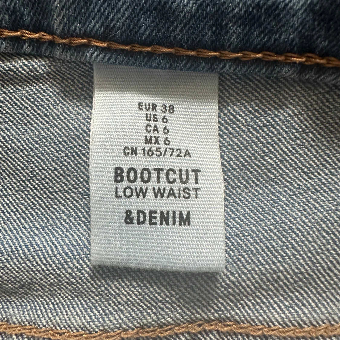 Low waist, Bootcut jeans från &Denim, ljusblå - 2