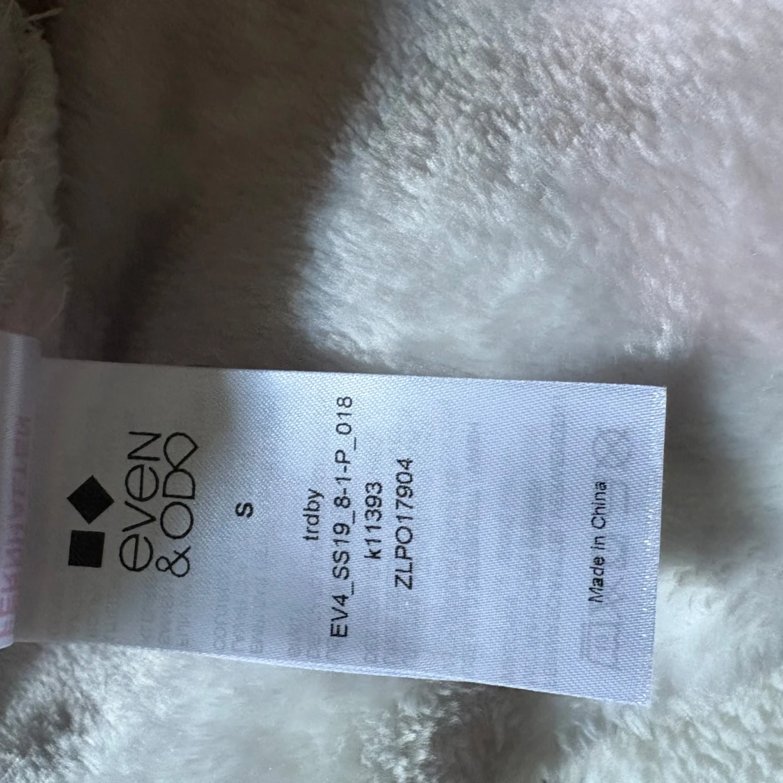 Mysig fleeceonesie med vintermönster - 4