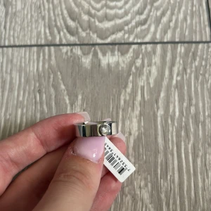 Silverring - Helt oanvänd silverring från Edblad. Lappen och orginalkartongen kvar!