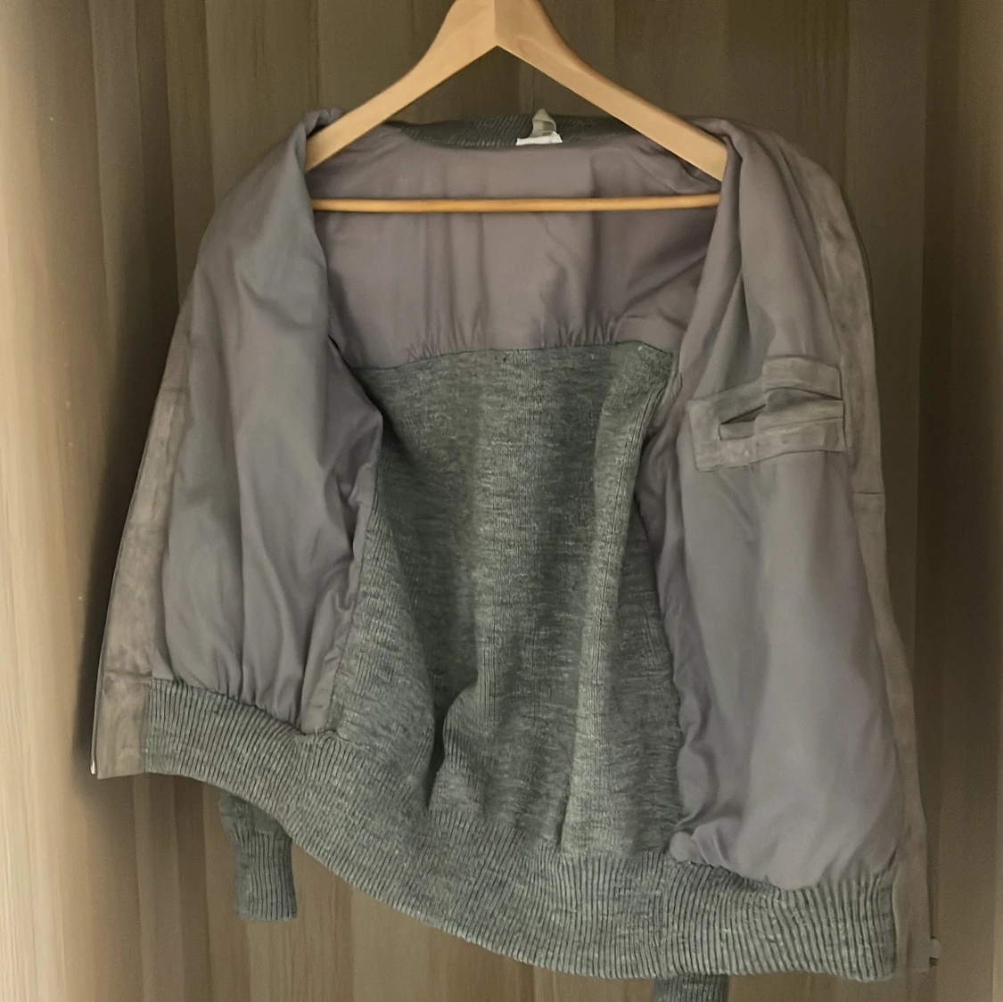 Tom Ford liknade bomberjacka - 2