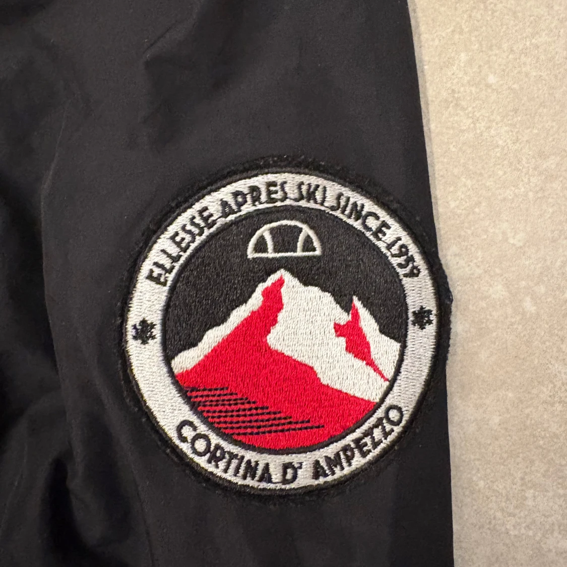 Svart vindjacka från Ellesse - 2