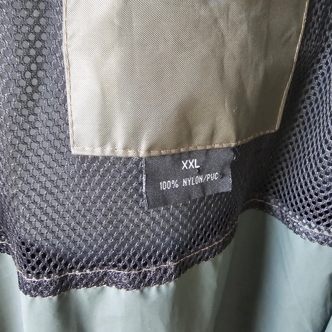 Grå regnjacka i nylon - 2