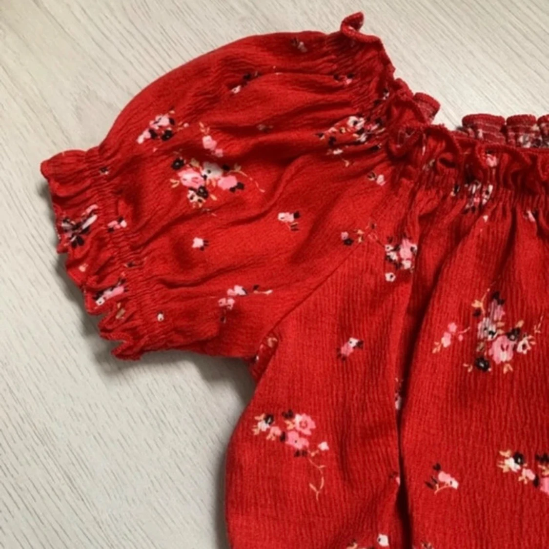 Röd blommig offshoulder topp - 2