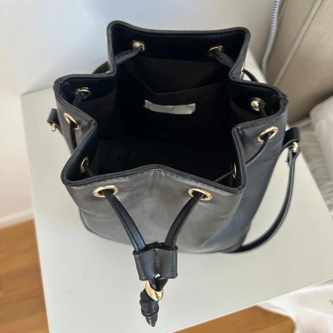 Svart axelväska  - 4