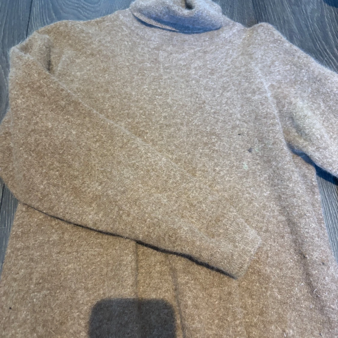 Beige stickad polotröja - 2