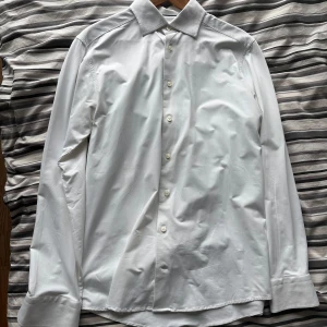 Eton skjorta  - Vit 40 slim. Fyrvägsstretch. Nypris 1999kr