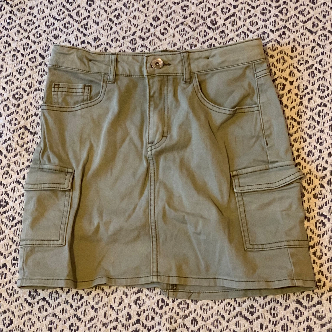 Grön cargo jeanskjol