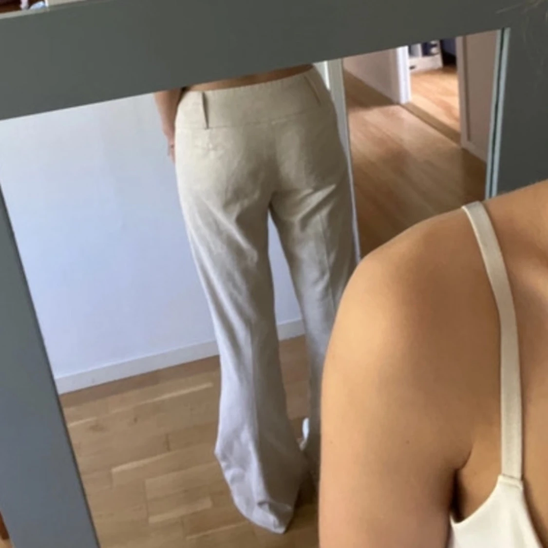 Creme vita mocka byxor, bootcut och lågmidjade  - 2