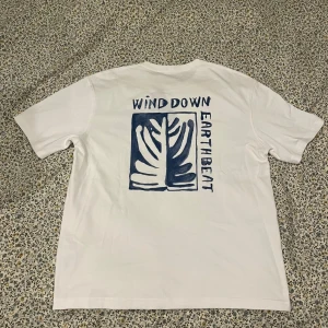 Oversized T-shirt Samsøe - T-shirten har inte använts en enda gång, helt ny, ordinarie pris 850kr