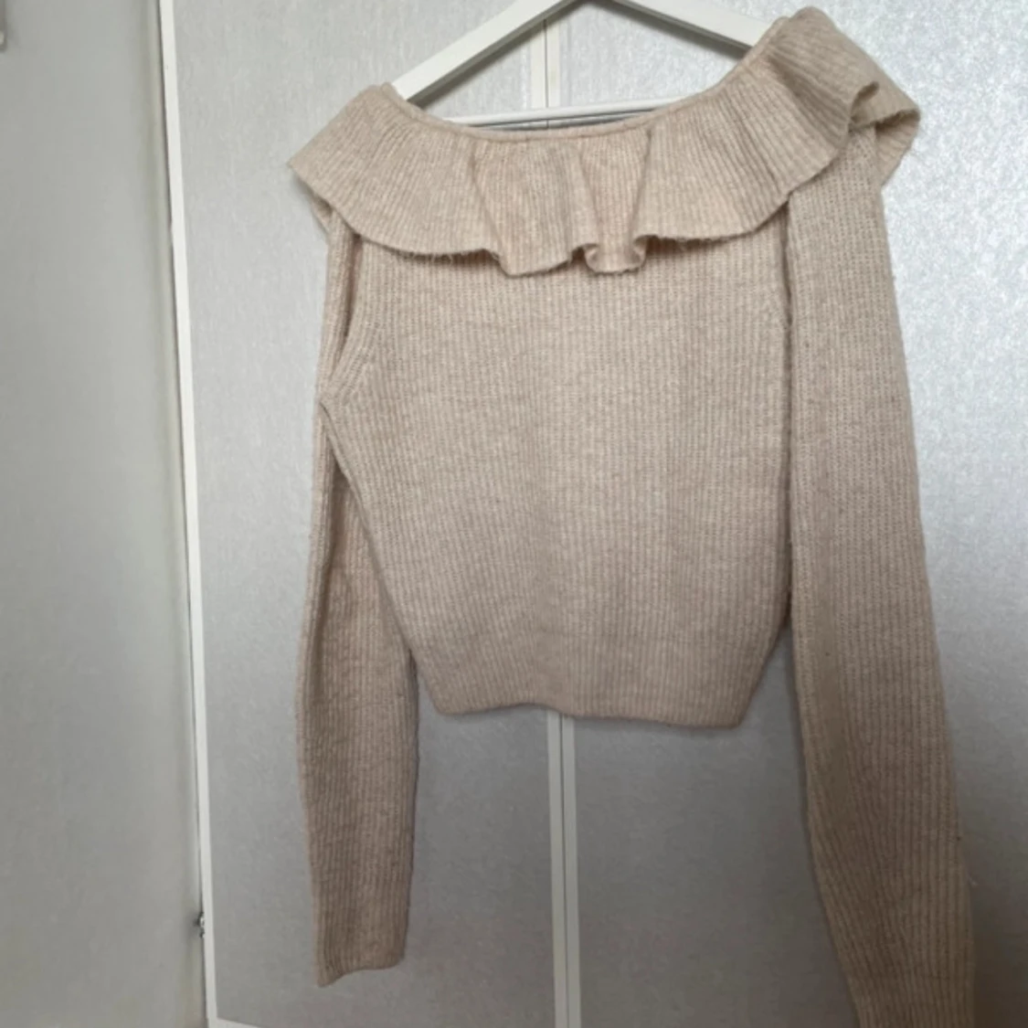 Beige stickad kofta från H&M - 1