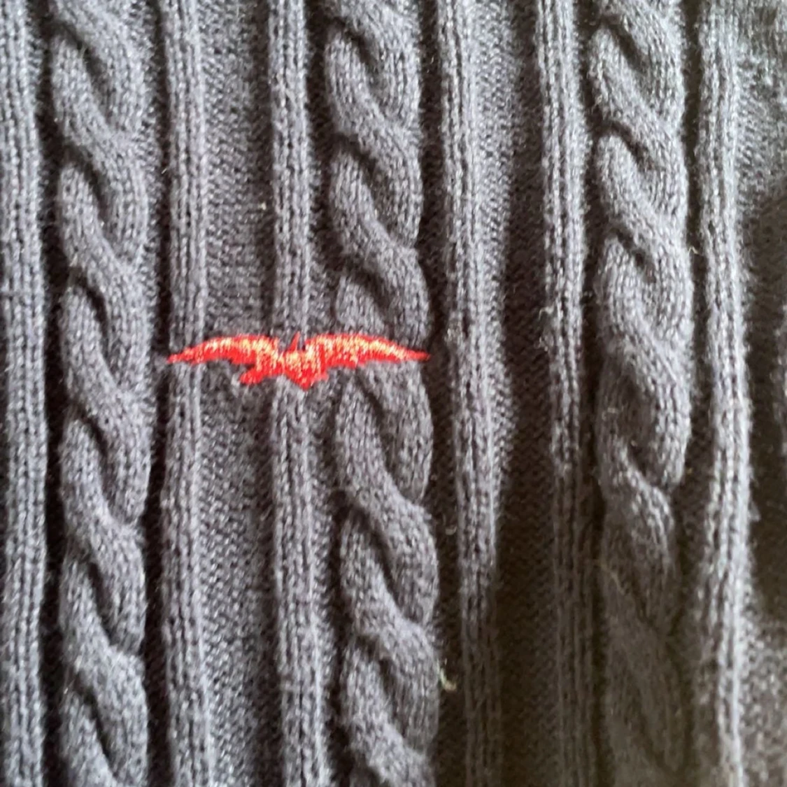 Mörkblå kabelstickad tröja från Hampton Republic - 1