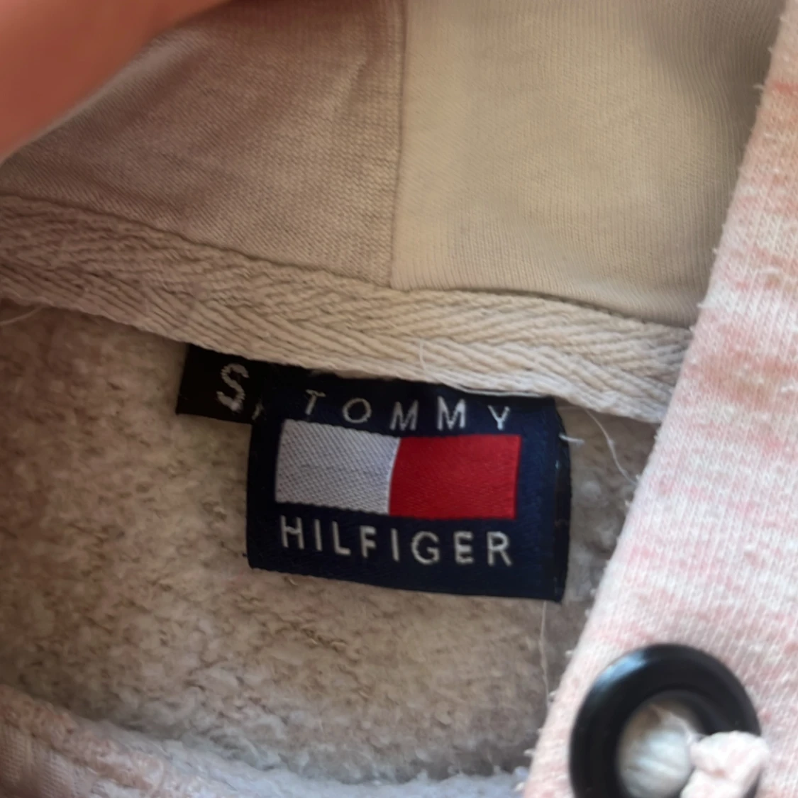 Ljusrosa hoodie från Tommy Hilfiger - 1