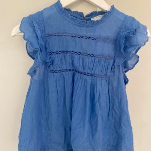 Neo noir blus - Så fin neo noir blus, säljer även matchande kjol