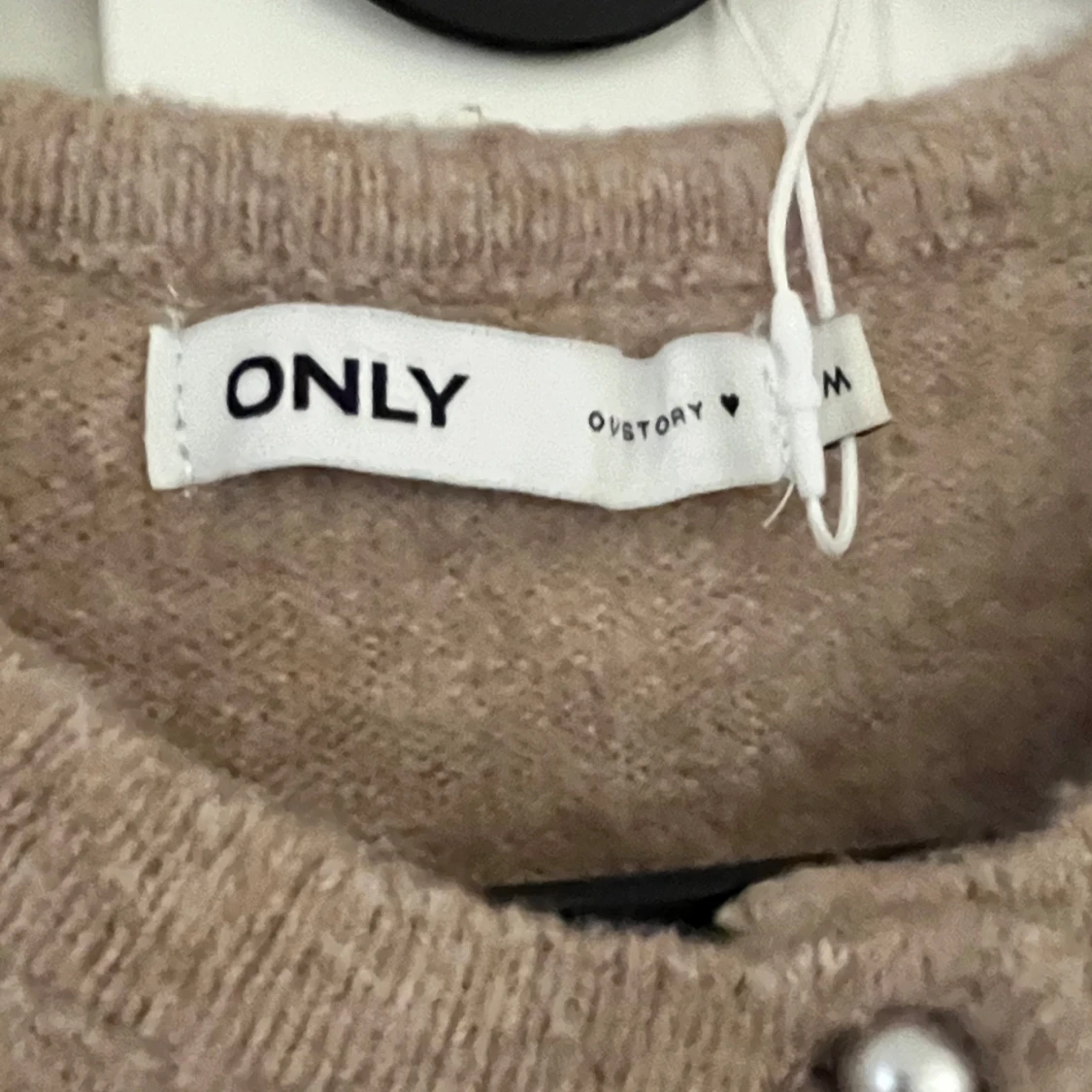 Beige kofta med pärlknappar från ONLY - 2