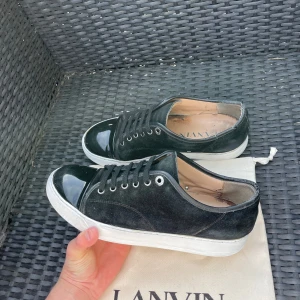 Svarta lanvin cap toe - Lanvin cap toe som passar 41, skriv för fler bilder om skick