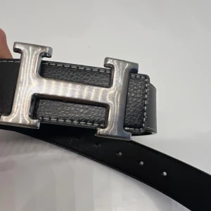 Bälte - Helt nytt skick skriv om du vill få reda på nån annan info eller mer bilder