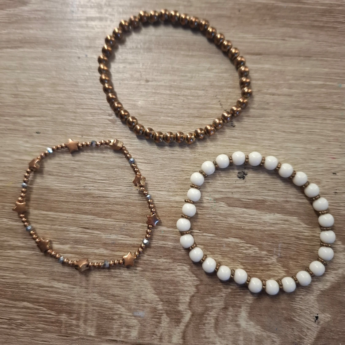 Set med armband i guld och vitt med stjärndetaljer - 3