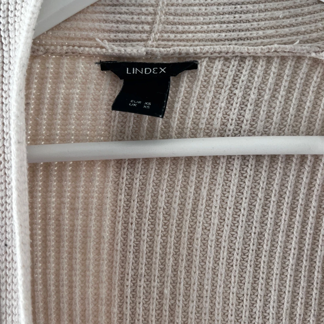 Beige stickad kofta från Lindex - 2