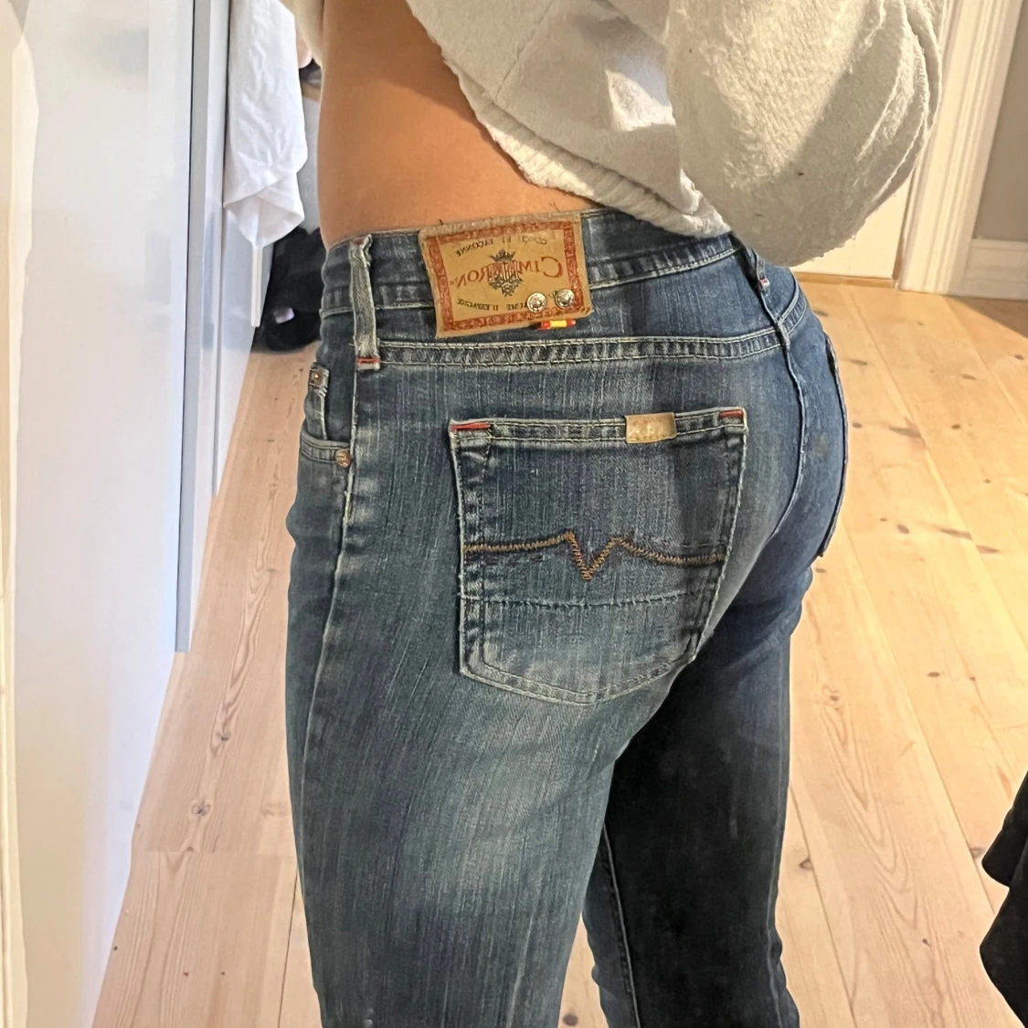 Cimarron bootcut jeans i mörkblå denim