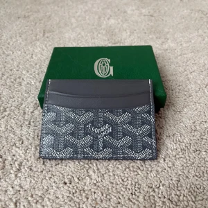 Grå plånbok🔥 - Grå Go*ard plånbok/korthållare med box och allt annat på bilderna följer med🔥