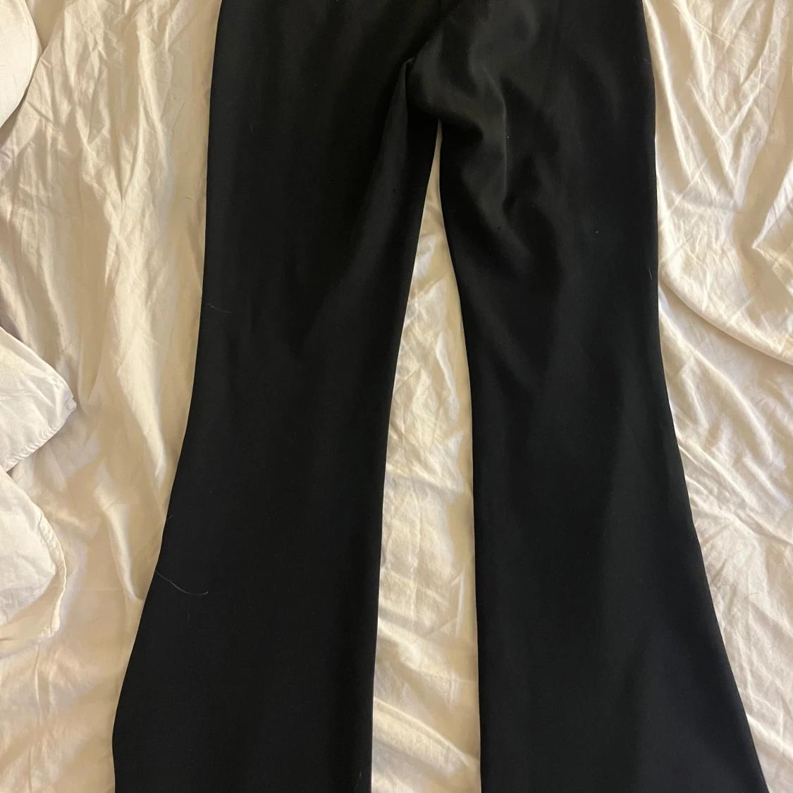 Svarta bootcut byxor med låg midja - 2