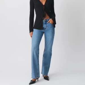 Classic boot jeans från Gina Tricot - Classic boot jeans från Gina Tricot som är så fina men tyvärr lite för små för mig. Slutsålda på hemsidan och aldrig använda 🩷