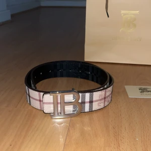 Bälte - Bälte i nyskick med box