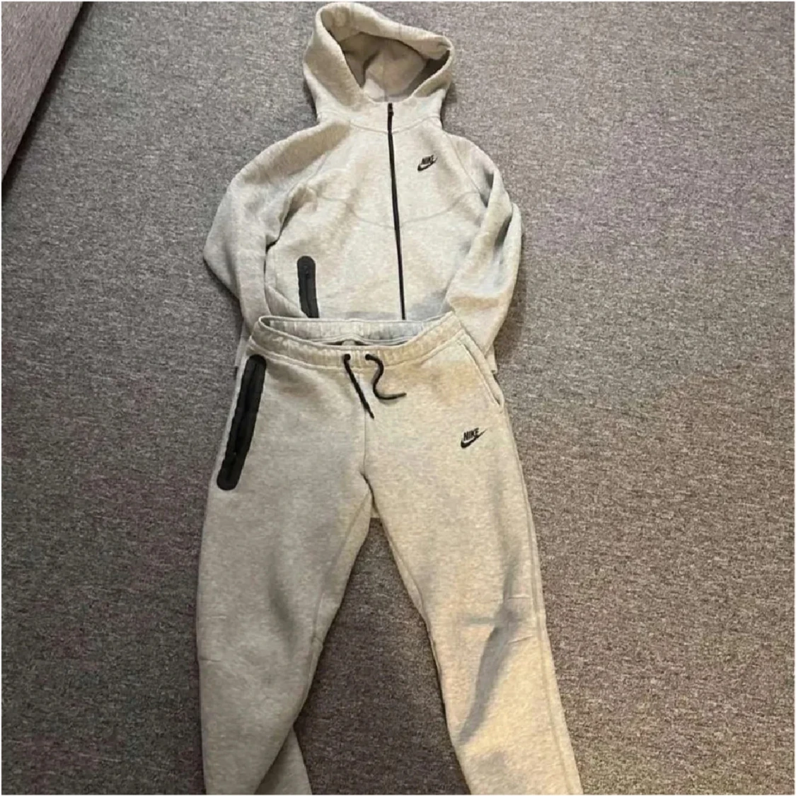 Nike Tech Fleece 170