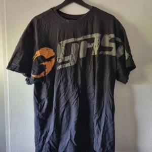 Svart t-shirt från GASP - Svart t-shirt från GASP. Storlek L men lite större än vanligt, alltså lite oversized.