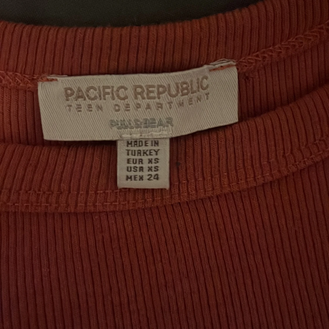 Rostfärgad ribbad linnetopp XS - 2