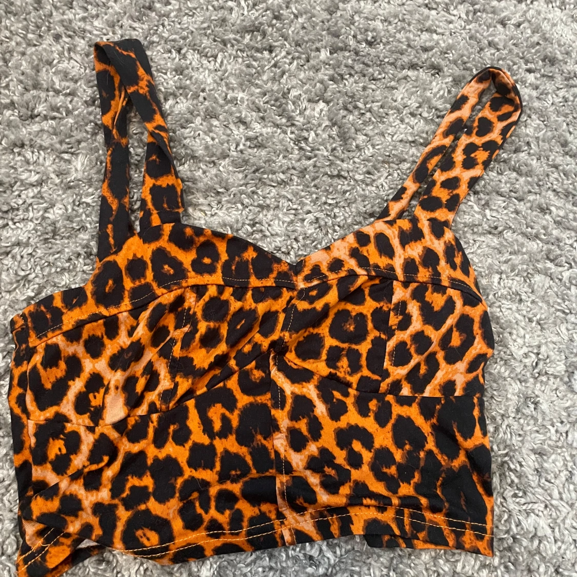Leopardmönstrad croppad topp - 2