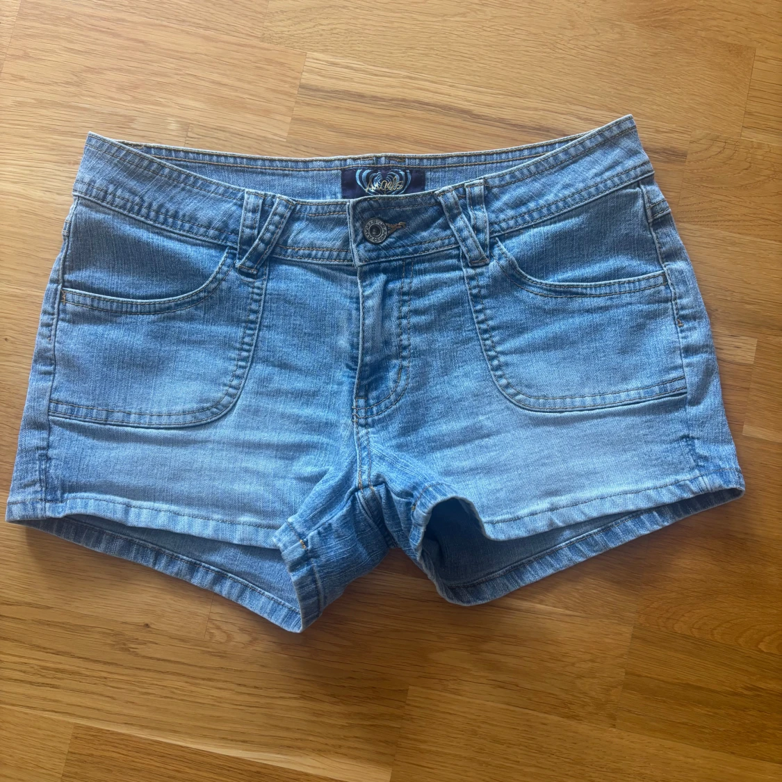 Blå jeansshorts från Only