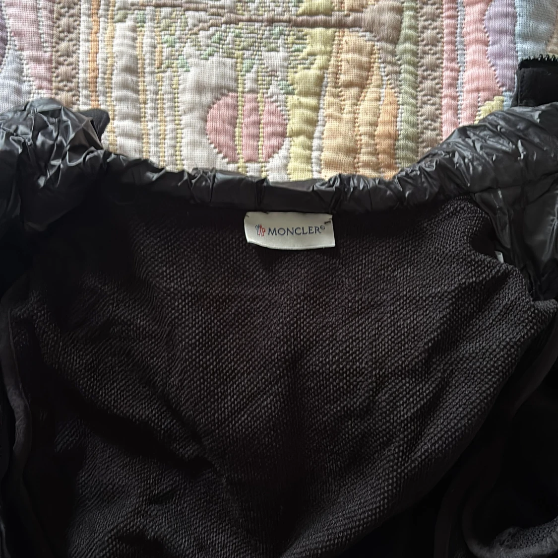 Svart pufferjacka från Moncler - 3