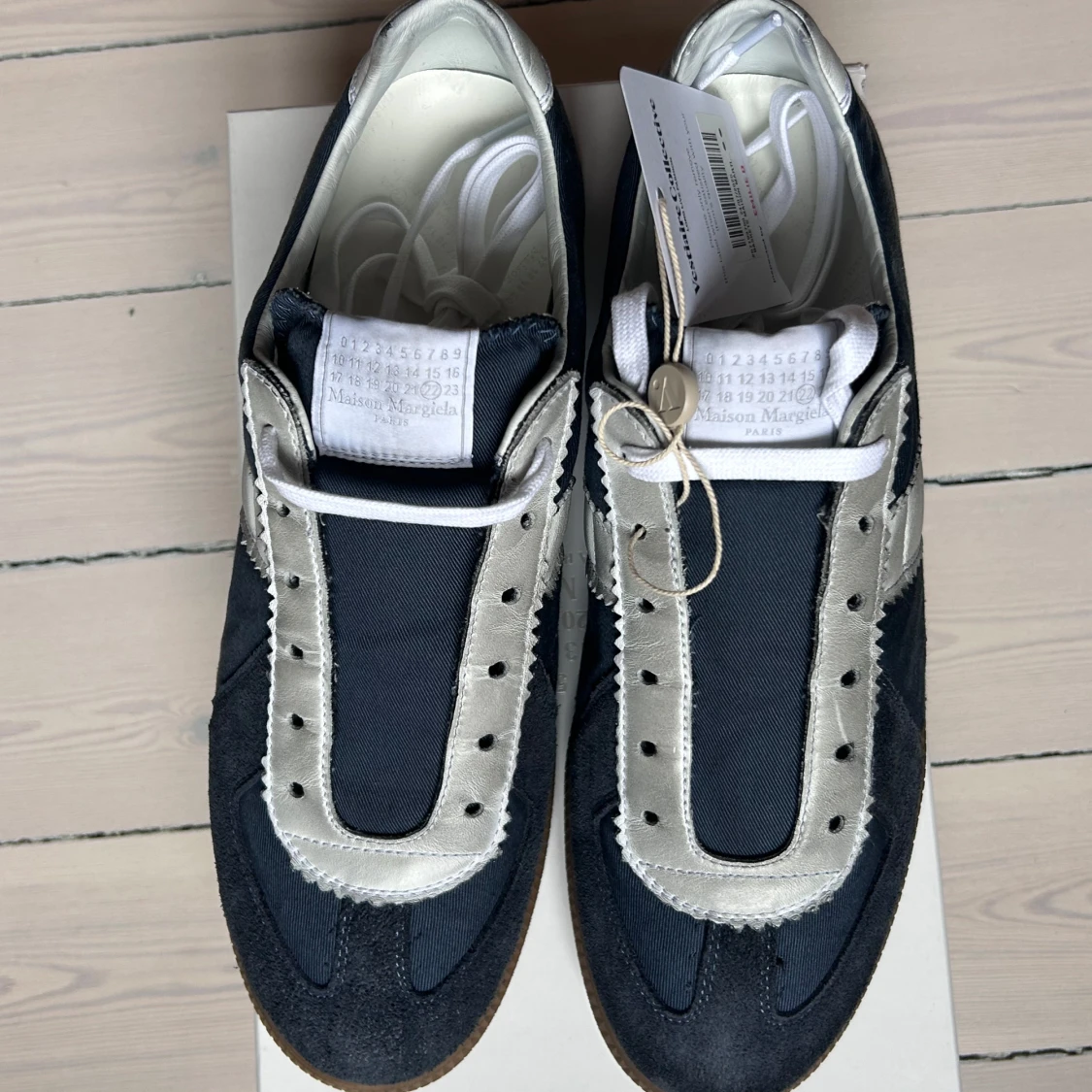 Maison Margiela sneakers i blått och silver - 2