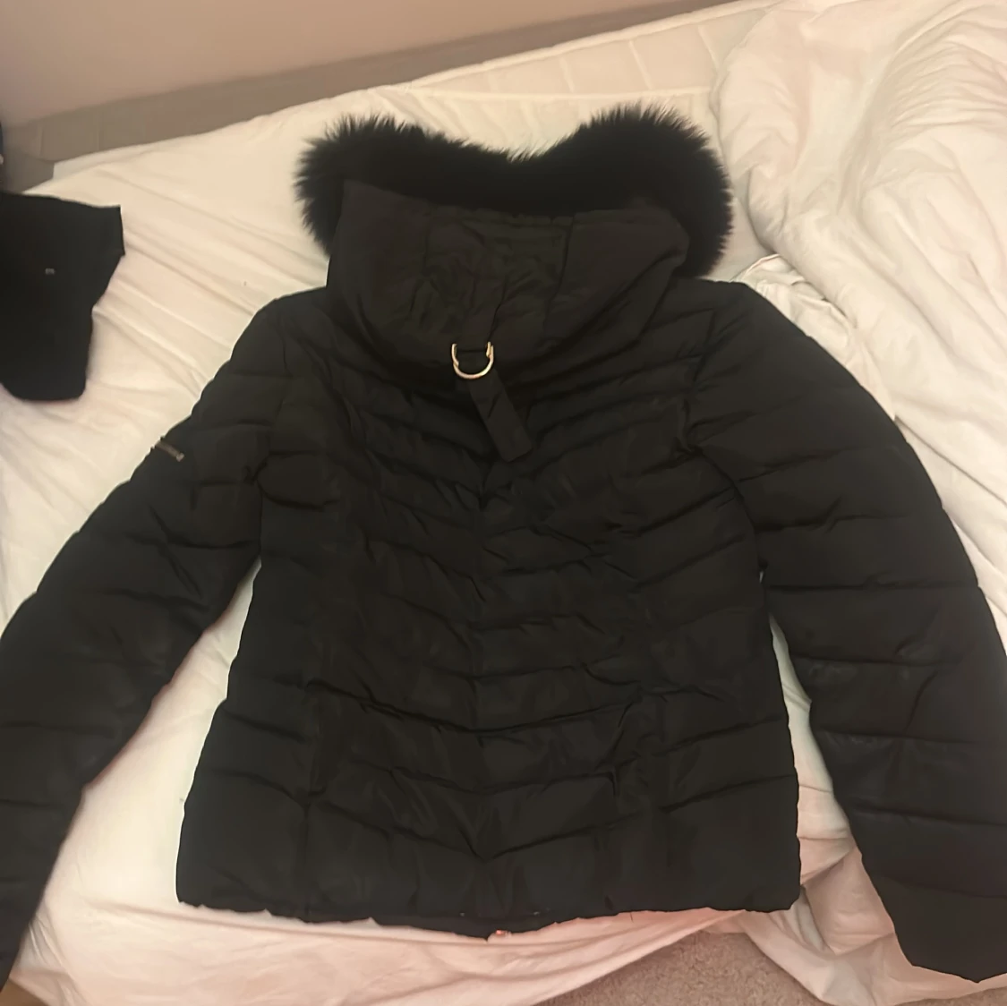 Svart pufferjacka med fuskpäls från Diablo - 1