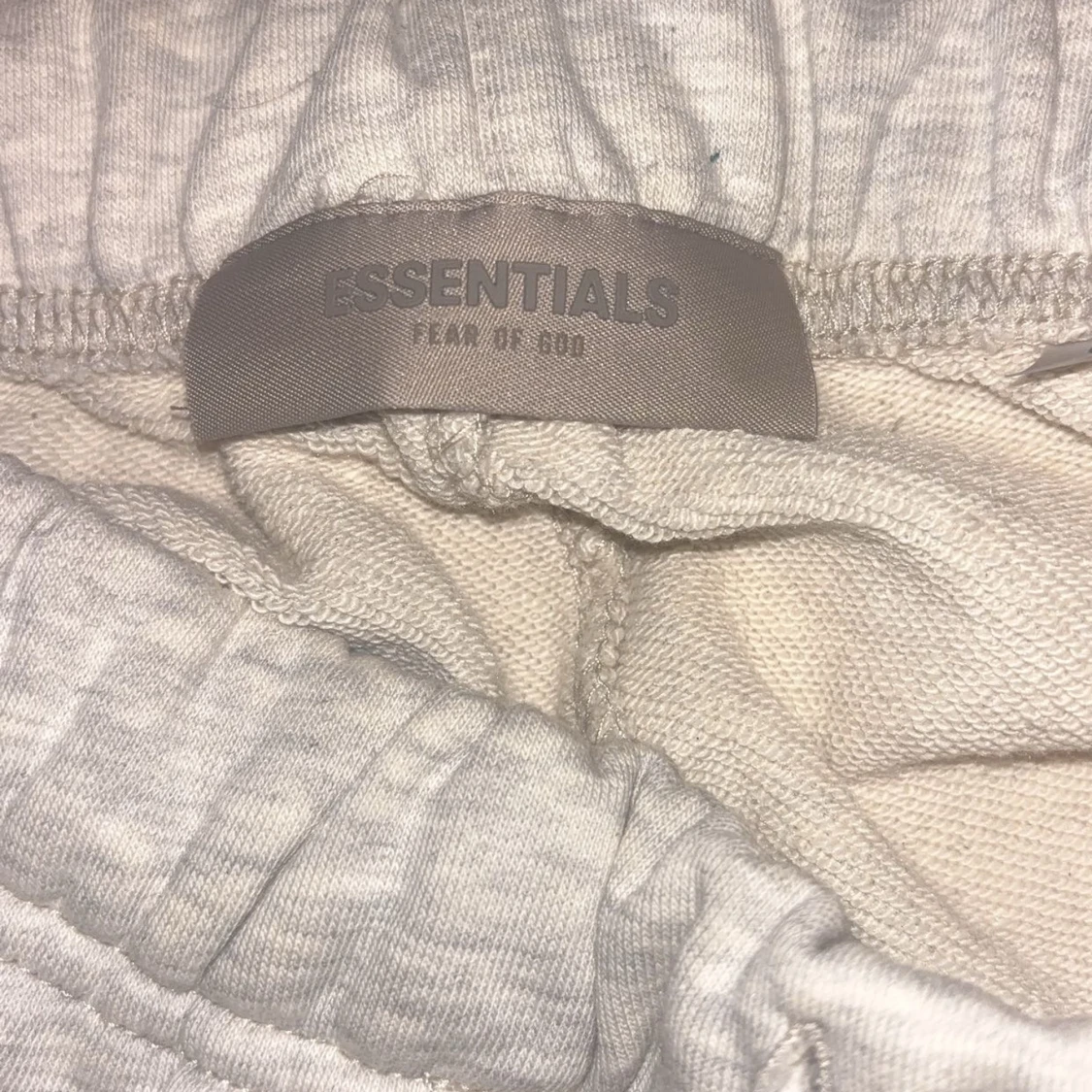 Essentials Fear of God shorts ljusgrå - 3