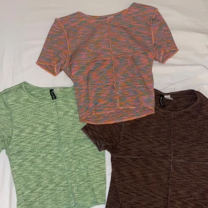Tre tröjor - Jag säljer de här tre topparna från H&M i storlekarna xs och s, jag säljer ALLA TRE TILLSAMMANS för 45 kronor!💕