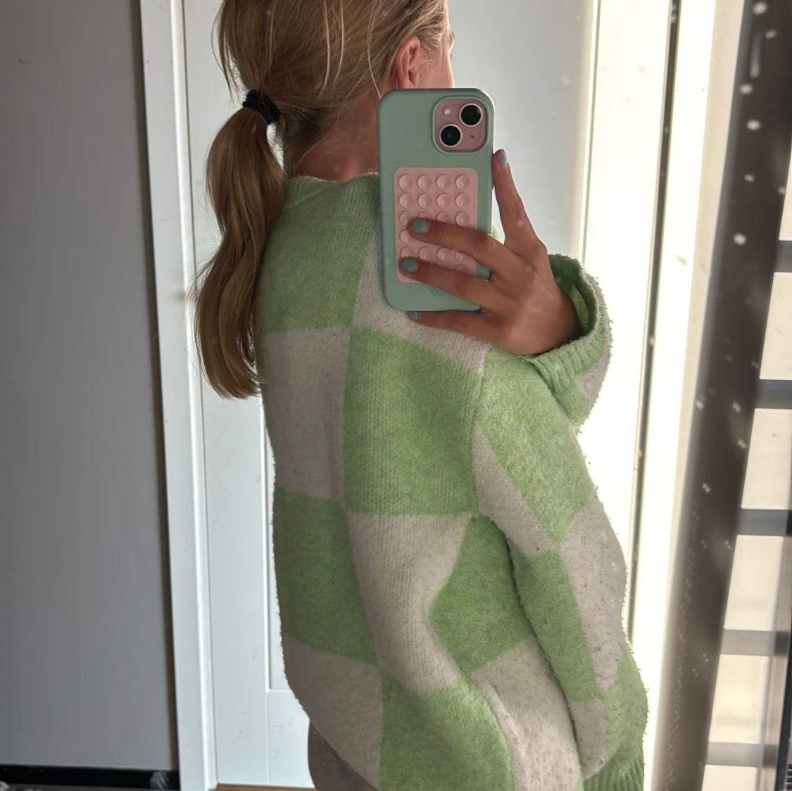 Grönvit rutig stickad tröja - 3