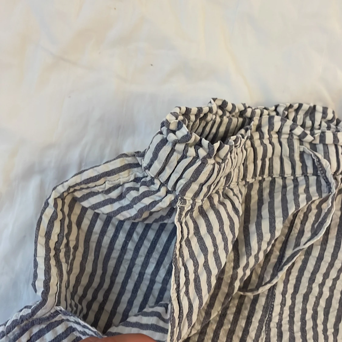 Grå vit randiga shorts - 3